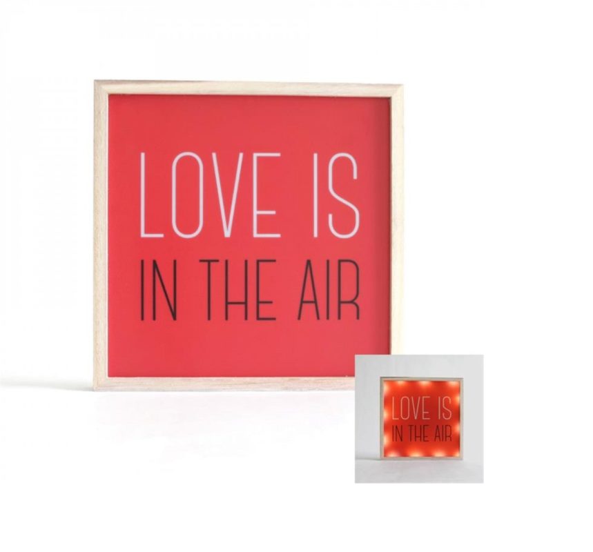 Love is in the air lysskilt